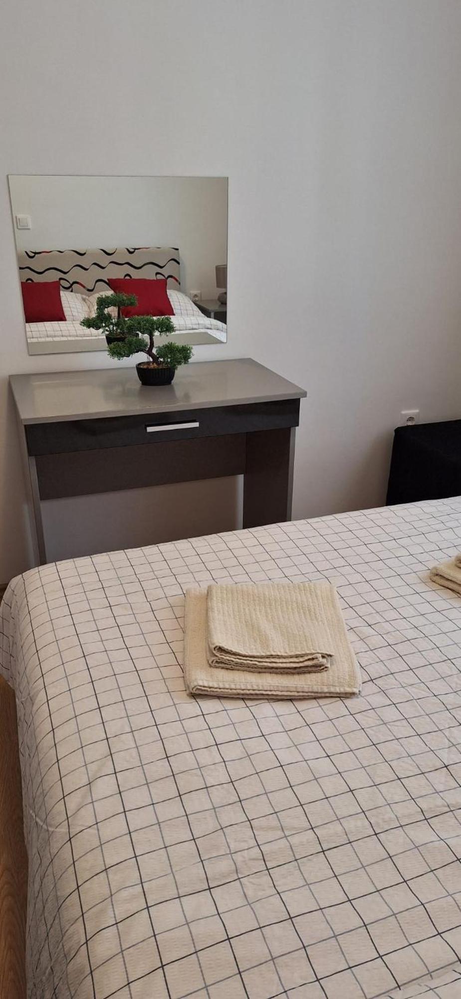 Apartman Valkira Novalja - Moderan Smjestaj S Pogledom Blizu Zrca Exterior foto